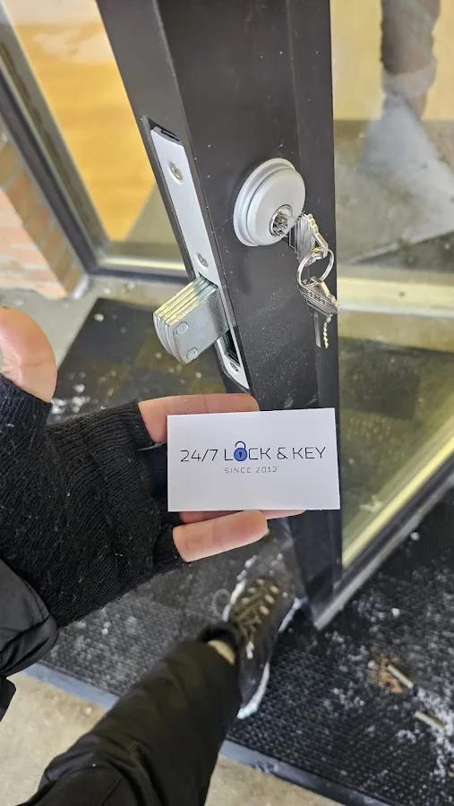 24/7 Lock & Key