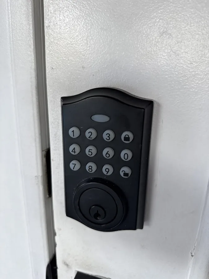 24 Hour Locksmiths primary photo