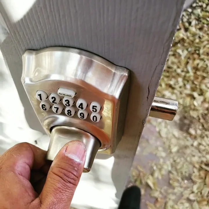 Black Hawk Lock & Key