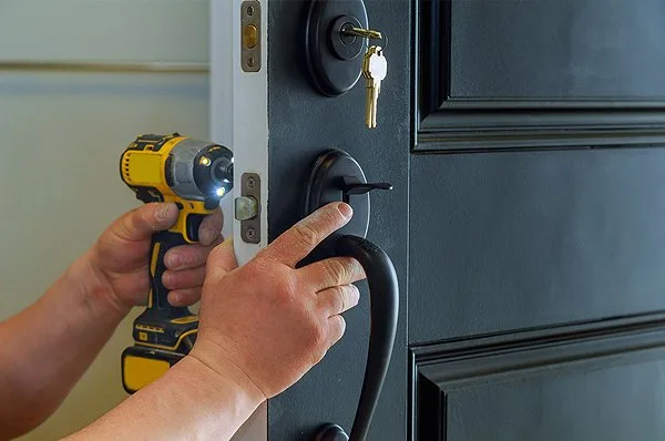 Discount Lock and Safe