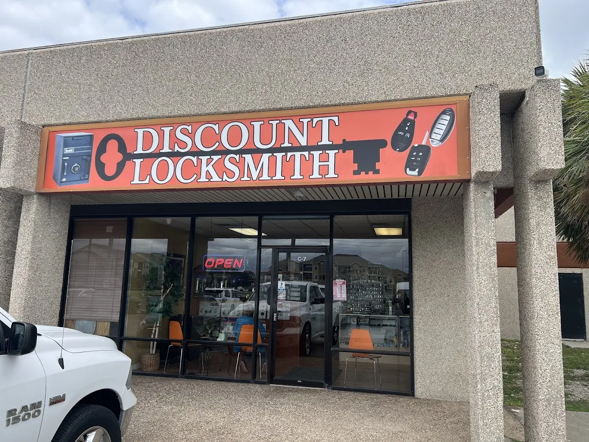 DISCOUNT LOCKSMITH primary photo