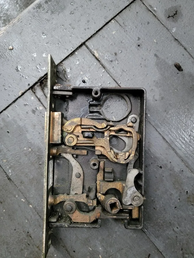 Ic services locksmith