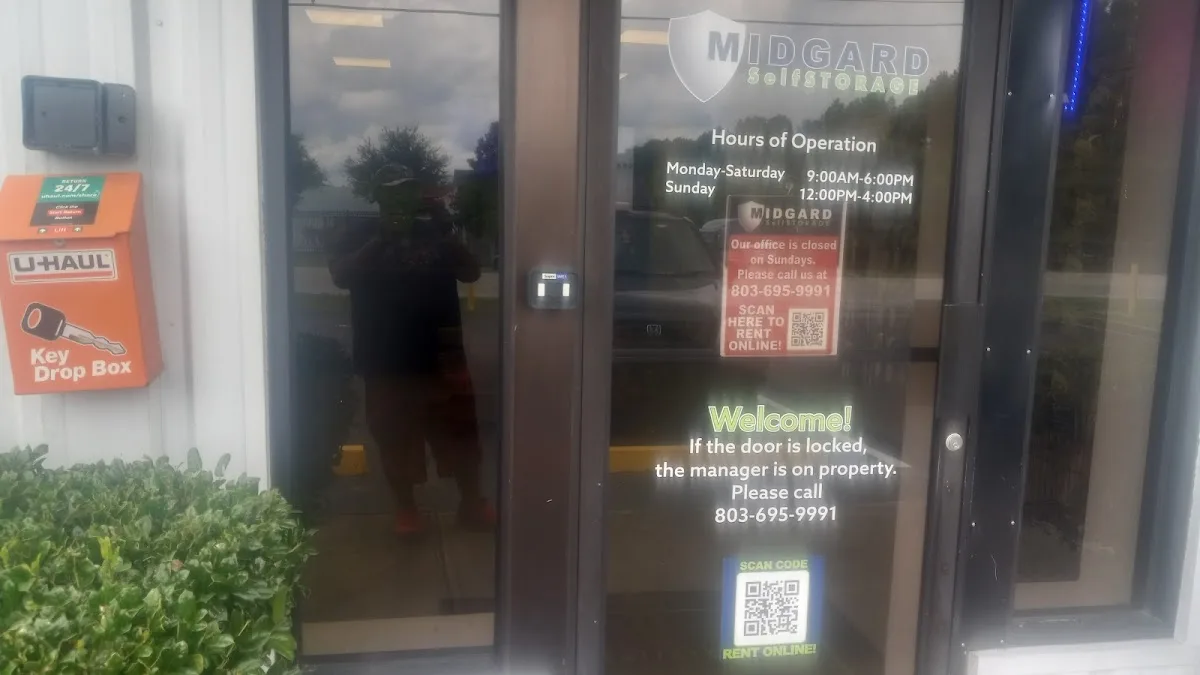 Ms Jennifer Locksmith