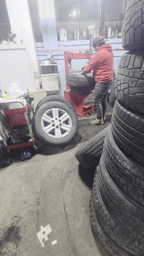 My Roadside Helper - Tire Repair, Car Batteries, Car Locksmith, Mobile Mechanic