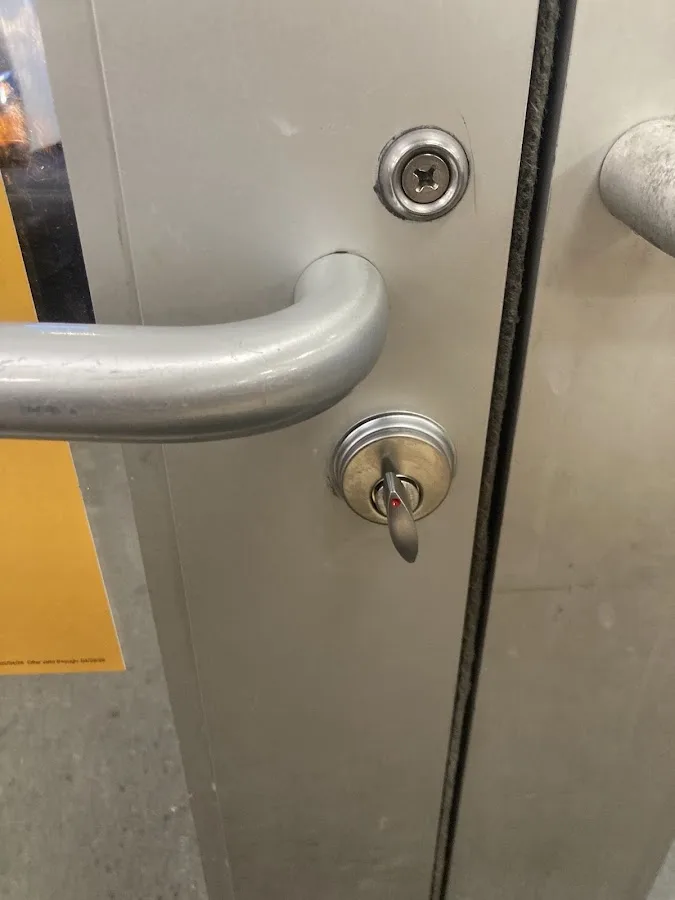 Commercial locksmith tools