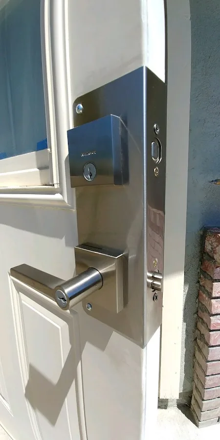 safe at home locks & door repair