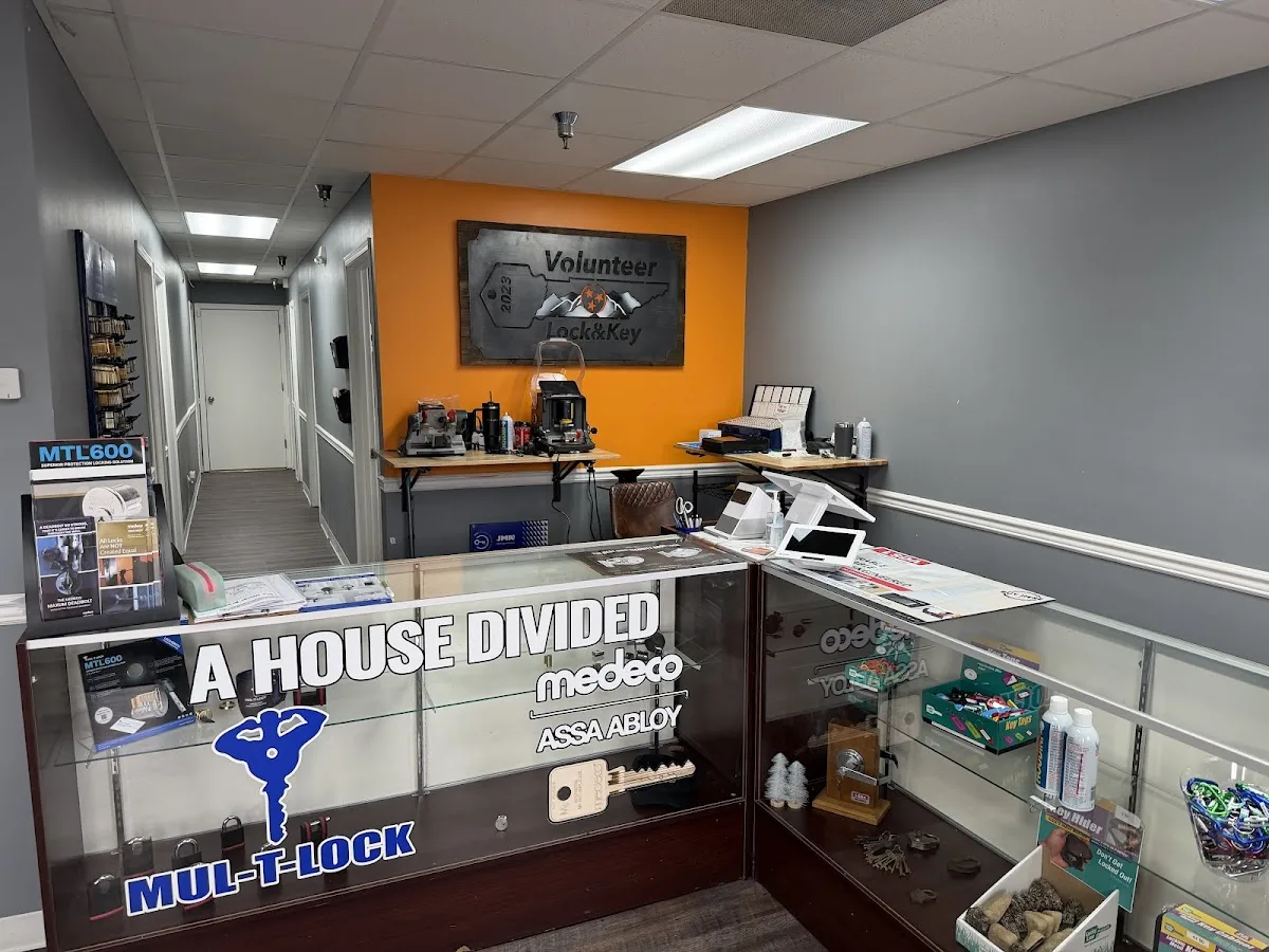 Volunteer Lock and Key